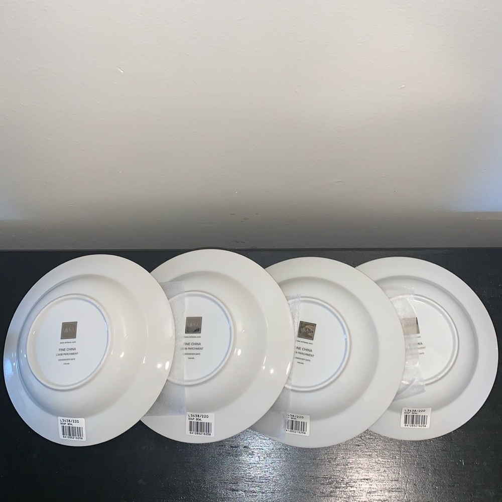 Lot of 4 Mikasa Parchment‎ Soup Bowls. NWT. L3438/220. Made in Thailand.